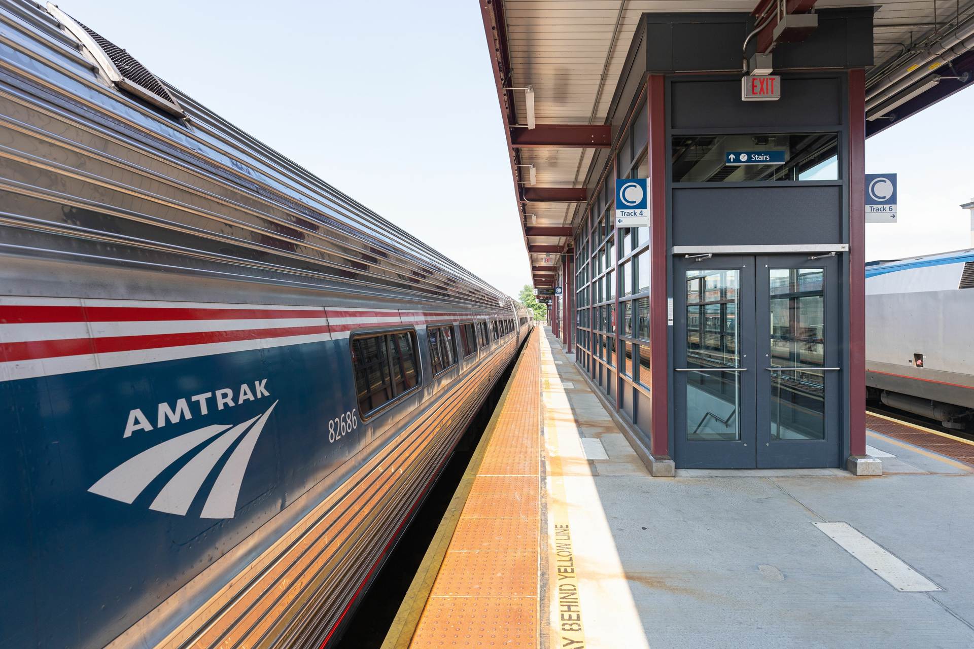 Amtrak train arriving at Springfield location.
